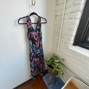 Flowy Flatter Floral Dress